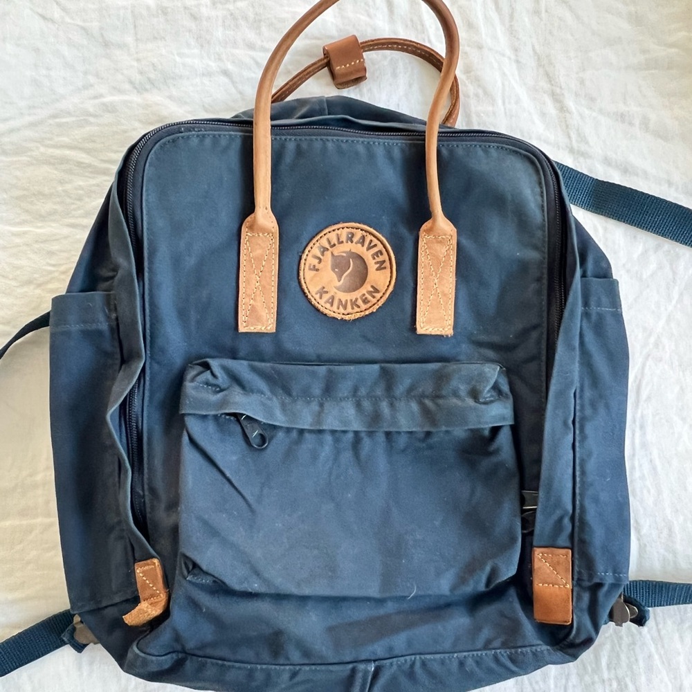 Navy Fjallraven Kanken No. 2 Backpack!!